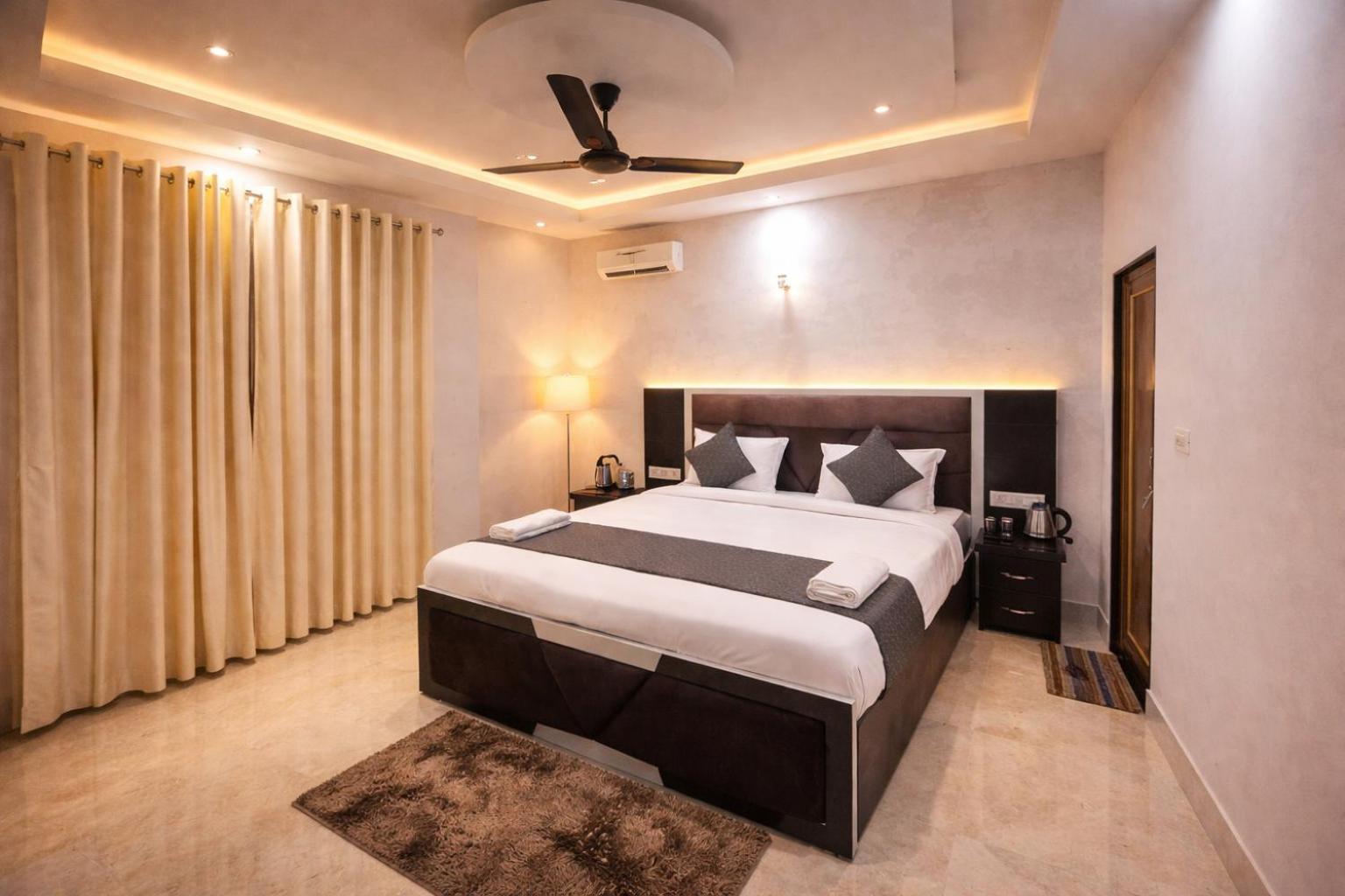 Hotel Atlantiis Suites Near Temple Varanasi — Photos 2